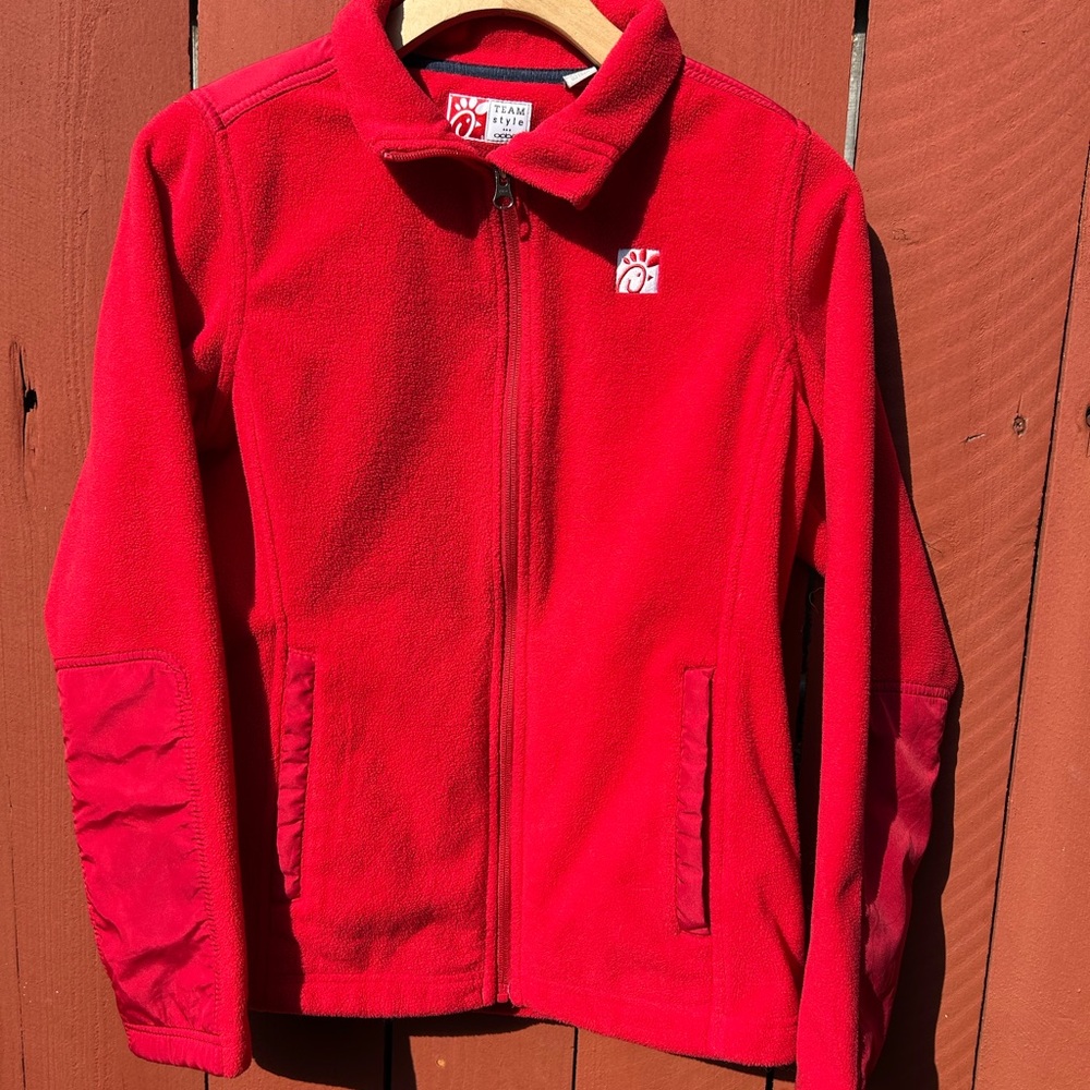 Chick-Fil-A Oobe Women’s Red Fleece Size M